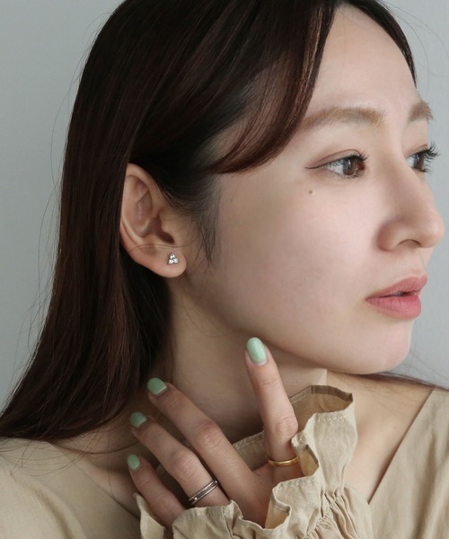 colleca la（コレカラ）の「[stainless]ステンレス・ミニフープ＆ビジュー セットピアス〈金属アレルギー対応〉（ピアス（両耳用）・レディース・シルバー/ゴールド・FREE）」の3枚目の写真