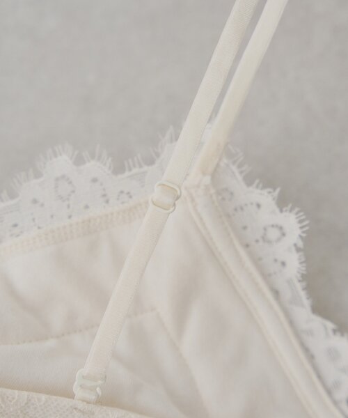 Chico(チコ)の「カップ付き総レースキャミ(キャミソール・レディース・ホワイト系その他3/アイボリー・FREE)」の6枚目の写真