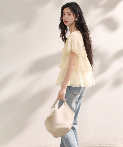gossip!ロサンゼルス(ゴシップロサンゼルス)の「レースフリルティアード リボン付きフライスリーブブラウス(シャツ/ブラウス・レディース・オフホワイト・M/L)」の3枚目の写真