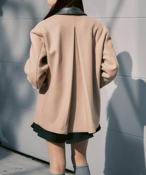 CONZ(コンズ)の「SHORT ZIP UP COAT(その他アウター・レディース・ブラック/ベージュ・1/2)」の4枚目の写真