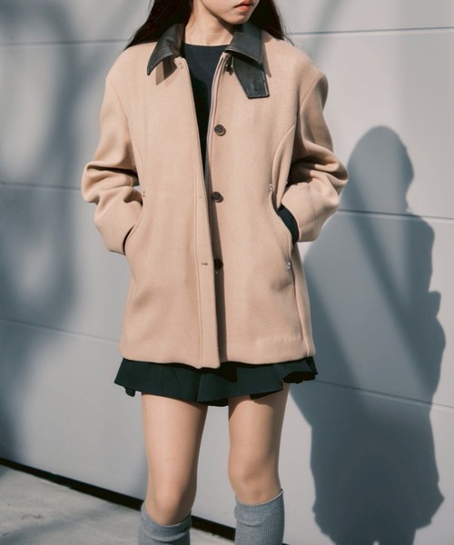 CONZ(コンズ)の「SHORT ZIP UP COAT(その他アウター・レディース・ブラック/ベージュ・1/2)」の3枚目の写真