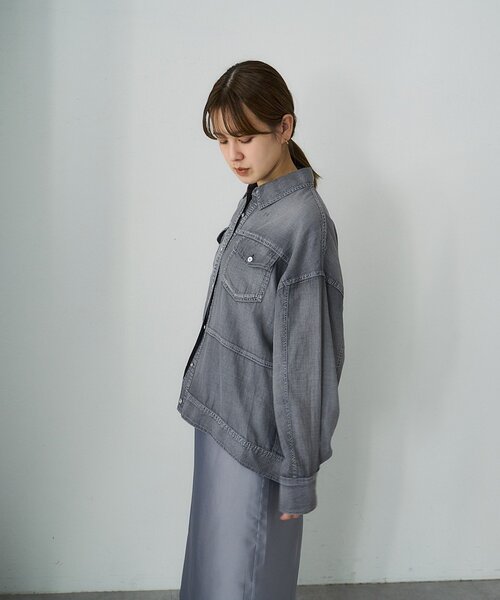 SHENERY（シーナリー）の「シアーデニムシャツ（シャツ/ブラウス・レディース・サックスブルー/グレー/ネイビー・FREE）」の14枚目の写真