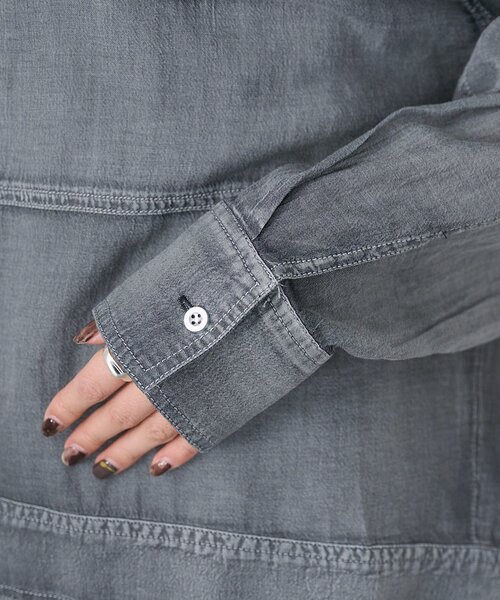 SHENERY（シーナリー）の「シアーデニムシャツ（シャツ/ブラウス・レディース・サックスブルー/グレー/ネイビー・FREE）」の21枚目の写真