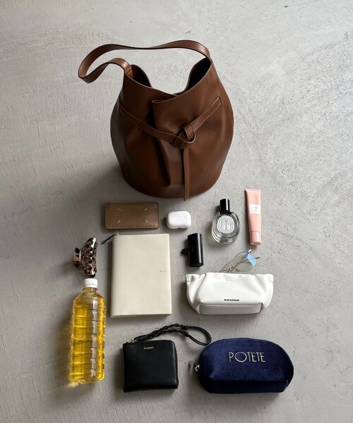 CAPRICIEUX LE'MAGE（カプリシューレマージュ）の「ベルテッドバケットトートバッグ（ショルダーバッグ・レディース・ライトベージュ/ブラック/キャメル・FREE）」の10枚目の写真