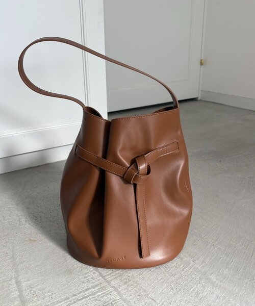 CAPRICIEUX LE'MAGE（カプリシューレマージュ）の「ベルテッドバケットトートバッグ（ショルダーバッグ・レディース・ライトベージュ/ブラック/キャメル・FREE）」の14枚目の写真