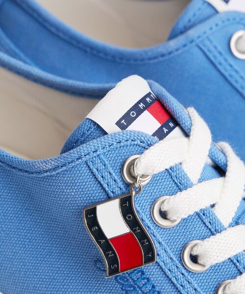 tommy jeans（トミー ジーンズ）の「フラッグチャームプラットフォームスニーカー（スニーカー・レディース・ブルー・23.5cm/23cm/24.5cm/24cm）」の5枚目の写真