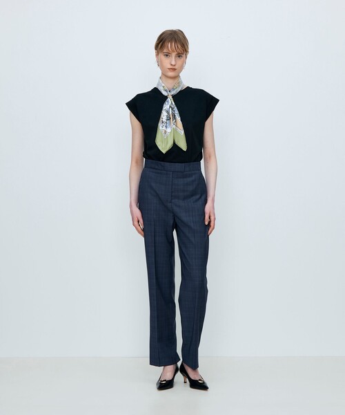 TOMORROWLAND collection（トゥモローランドコレクション）の「365 NATURAL STRETCH ストレートパンツ（スラックス・レディース・ブルー系その他・36/34）」の2枚目の写真