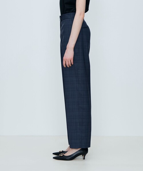 TOMORROWLAND collection（トゥモローランドコレクション）の「365 NATURAL STRETCH ストレートパンツ（スラックス・レディース・ブルー系その他・36/34）」の4枚目の写真