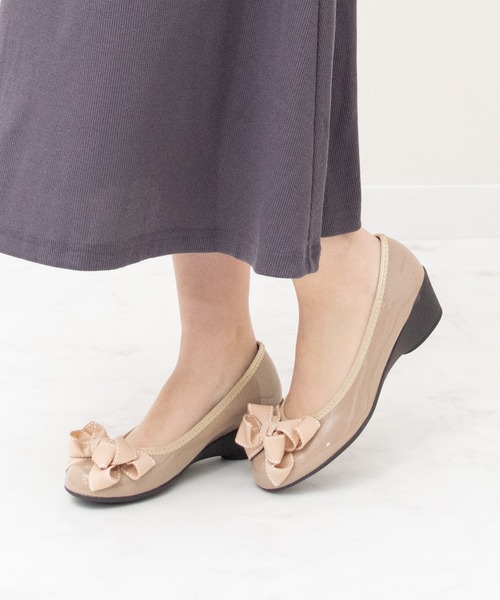 Bridget Birkin(ブリジットバーキン)の「【Bridget Birkin Walk】ステッチリボンウォーキングパンプス(565244)(パンプス・レディース・ブラック系その他/ベージュ系その他・22.5/23/23.5/24/24.5)」の2枚目の写真