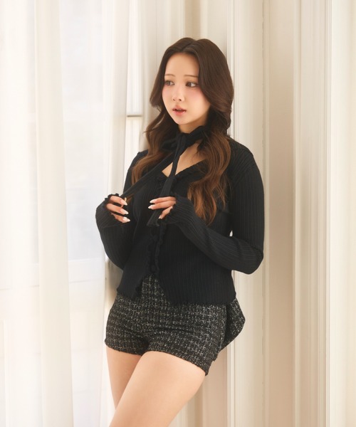 TITTY&CO.（ティティーアンドコー）の「ネックリボン付きフリルリブニットカーディガン（カーディガン/ボレロ・レディース・ベージュ/グレー/ブラック/ブルー・FREE）」の10枚目の写真