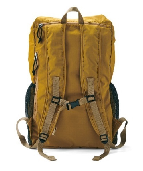 Live in comfort(リブインコンフォート)の「リブ イン コンフォート 人気スタイリスト石上美津江さんとつくった 薄くて軽くてからだになじむ 撥水素材のポケッタブルリュックサック〈マスタードイエロー〉(バックパック/リュック・レディース・マスタード・ONE SIZE)」の6枚目の写真