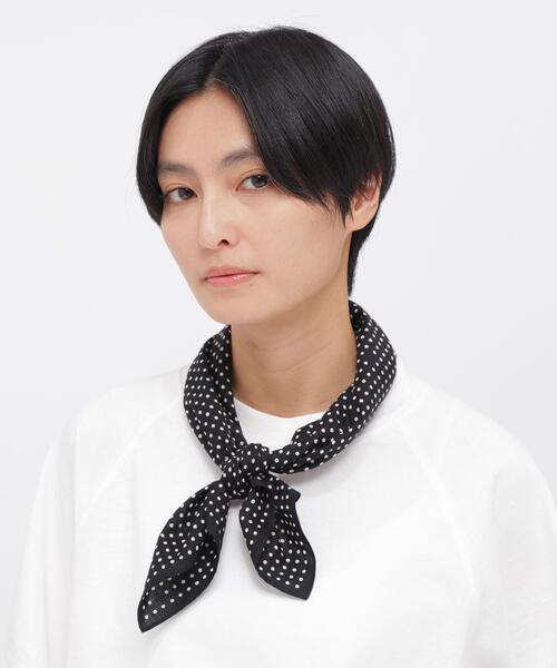 MHL.(エムエイチエル)の「VINTAGE SPOTS SCARF(ストール/ショール・レディース・ブルー/ブラック・FREE)」の3枚目の写真
