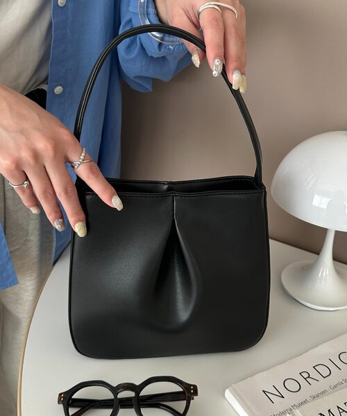 DISCOAT（ディスコート）の「フロントタックミニバッグ（ハンドバッグ・レディース・ブラック/キャメル・FREE）」の2枚目の写真