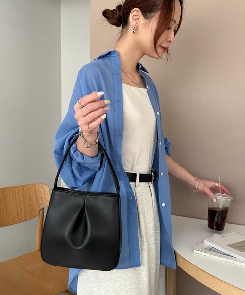 DISCOAT（ディスコート）の「フロントタックミニバッグ（ハンドバッグ・レディース・ブラック/キャメル・FREE）」の6枚目の写真