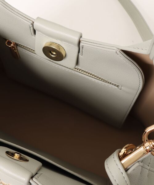 HIMIKO(ヒミコ)の「【HIMIKO】シグネチャーハンドバッグ/661181(ショルダーバッグ・レディース・アイボリー/ブラック/グリーン・FREE)」の13枚目の写真