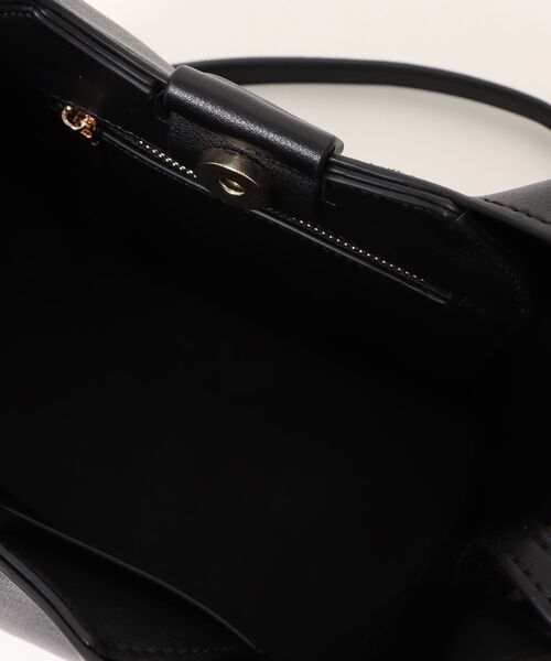 HIMIKO(ヒミコ)の「【HIMIKO】シグネチャーハンドバッグ/661181(ショルダーバッグ・レディース・アイボリー/ブラック/グリーン・FREE)」の14枚目の写真