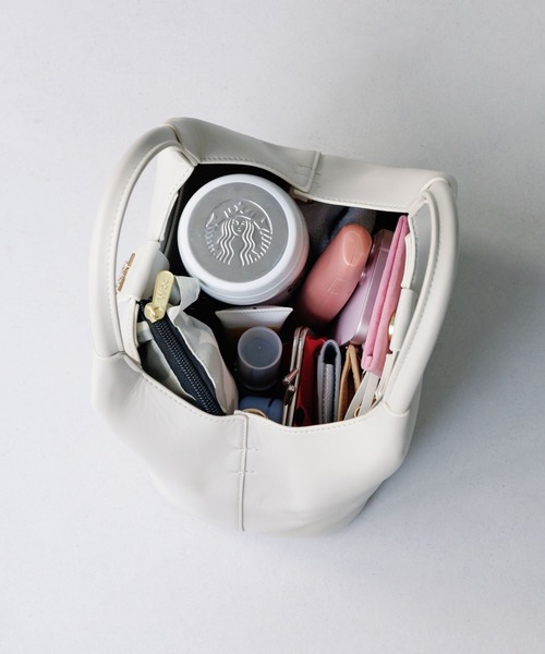 HIMIKO(ヒミコ)の「【HIMIKO】シグネチャーハンドバッグ/661181(ショルダーバッグ・レディース・アイボリー/ブラック/グリーン・FREE)」の15枚目の写真