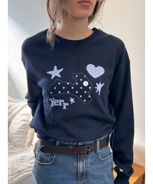 ISAYYERR（アイセイイェール）の「Bunniee Sweatshirt (navy)（スウェット）」