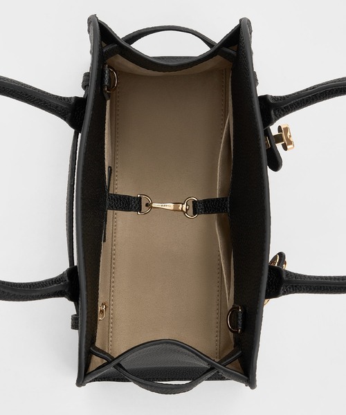 CHARLES & KEITH(チャールズ & キース)の「Aubrielle オブリエル ベルトストラクチャーバッグ(ハンドバッグ・レディース・クリーム/ライトベージュ/チョコ/ブラック/ライトピンク・M)」の8枚目の写真