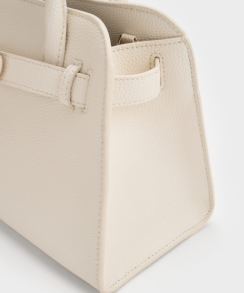 CHARLES & KEITH(チャールズ & キース)の「Aubrielle オブリエル ベルトストラクチャーバッグ(ハンドバッグ・レディース・クリーム/ライトベージュ/チョコ/ブラック/ライトピンク・M)」の13枚目の写真