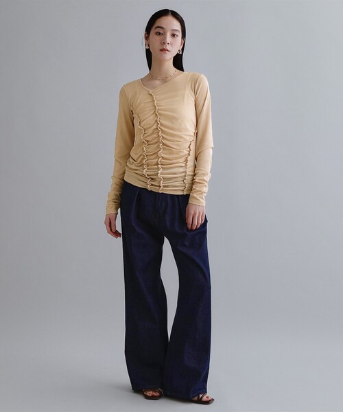 OPAQUE.CLIP(オペークドットクリップ)の「【es】アシンメトリーシャーリング シアーカットソー【洗濯機OK】(Tシャツ/カットソー・レディース・ベージュ/チャコールグレー・36/38/40)」の8枚目の写真