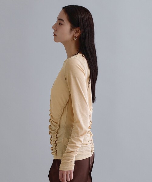 OPAQUE.CLIP(オペークドットクリップ)の「【es】アシンメトリーシャーリング シアーカットソー【洗濯機OK】(Tシャツ/カットソー・レディース・ベージュ/チャコールグレー・36/38/40)」の12枚目の写真