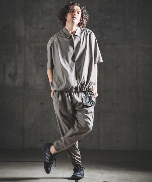 GLIMCLAP(グリムクラップ)の「mhs2616- Bamboo Blend Chambray Gathered Hem Short Sleeve Shirt シャンブレー半袖シャツ(202-042-gls-cg)(シャツ/ブラウス・メンズ・ブラウン/ネイビー/ブラック・S/M/L)」の6枚目の写真