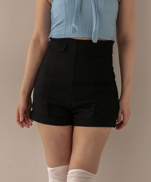 M DOLLY(エムドリー)の「*M DOLLY original* High waist daffy short pants/ハイウエストダフィー ショートパンツ(その他パンツ・レディース・ブラック/ベージュ・M/S)」の2枚目の写真