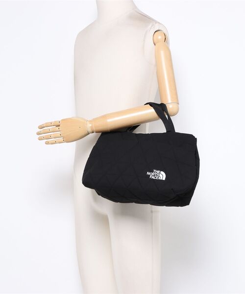 THE NORTH FACE（ザノースフェイス）の「【THE NORTH FACE】NM32355-K Geoface Box Tote（トートバッグ・メンズ・ブラック・F）」の5枚目の写真