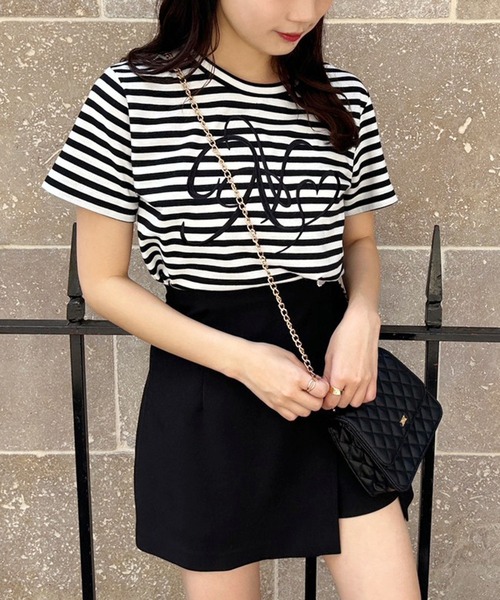 one after another NICE CLAUP（ワンアフターアナザーナイスクラップ）の「イニシャルビッグロゴ刺繍Tシャツ/リバイバル【ZOZO限定商品】（Tシャツ/カットソー・レディース・チャコールグレー/ホワイト×ピンク/ピンク/ホワイト×ブラック/アイボリー・FREE）」の12枚目の写真
