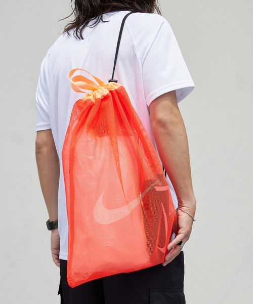 NIKE(ナイキ)の「NIKE/ナイキ SS26 メッシュワンショルダープールバッグ ブランドロゴ 巾着 メッシュバッグ ナップサック 2026年 夏 夏服(ショルダーバッグ・メンズ・ブラック/グレー/レッド/ミント・FREE)」の12枚目の写真