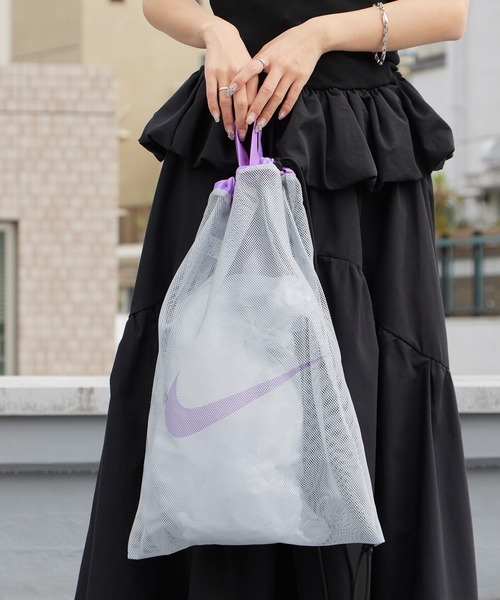 NIKE(ナイキ)の「NIKE/ナイキ SS26 メッシュワンショルダープールバッグ ブランドロゴ 巾着 メッシュバッグ ナップサック 2026年 夏 夏服(ショルダーバッグ・メンズ・ブラック/グレー/レッド/ミント・FREE)」の5枚目の写真