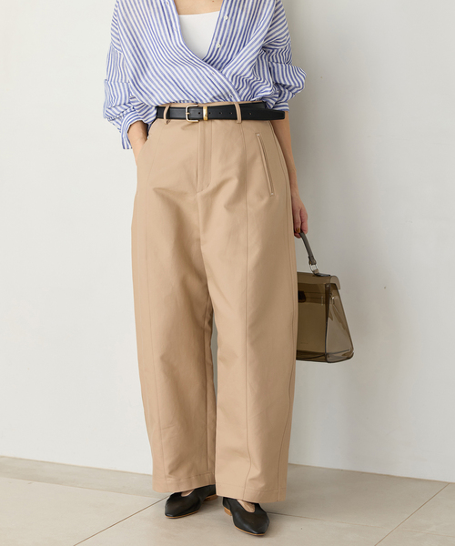 IENA（イエナ）の「《追加》ダブルクロスバレルパンツ（その他パンツ・レディース・ベージュ/ブラック・40/38/36）」の2枚目の写真