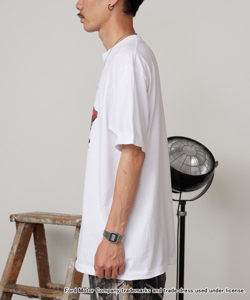 GOOD ROCK SPEED(グッドロックスピード)の「GOOD ROCK SPEED/グッドロックスピード Ford CAR グラフィックTシャツ 秋 秋服 2026年秋冬(Tシャツ/カットソー・メンズ・ホワイト・M/L/XL)」の2枚目の写真