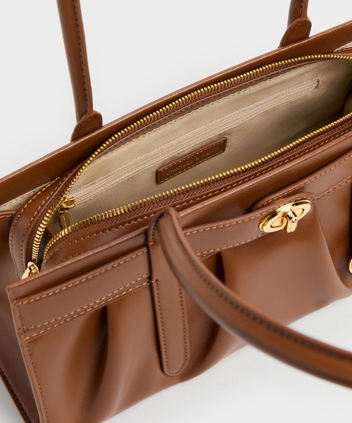 CHARLES & KEITH(チャールズ & キース)の「Isolde イゾルデ ベルト ルーシュド ショルダーバッグ(トートバッグ・レディース・チョコ/ブラック・M)」の10枚目の写真
