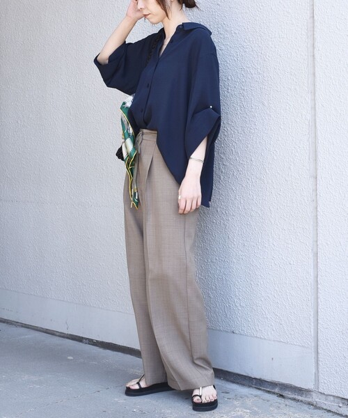 SHIPS Colors(シップス カラーズ)の「SHIPS Colors:〈手洗い可能〉2WAY スリーブ シャツ(シャツ/ブラウス・レディース・ナチュラル/ブラウン/ネイビー・ONE SIZE)」の22枚目の写真