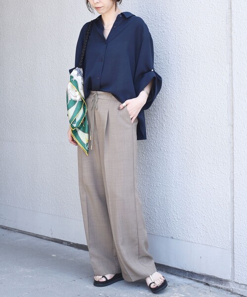 SHIPS Colors(シップス カラーズ)の「SHIPS Colors:〈手洗い可能〉2WAY スリーブ シャツ◇(シャツ/ブラウス・レディース・ナチュラル/ブラウン/ネイビー・ONE SIZE)」の13枚目の写真