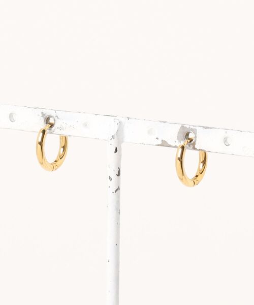 Jolie Toujours(ジョリトゥジュール)の「【汗や水に強い】〈ステンレス〉ビジューフープピアス(ピアス(両耳用)・レディース・ゴールド・FREE)」の2枚目の写真