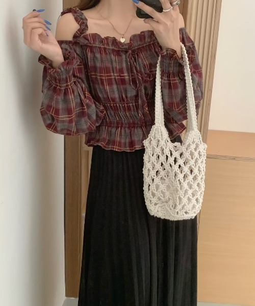 FAVORITO(ファヴォリート)の「フリルオフショルダー長袖シャツトップス(シャツ/ブラウス・レディース・ブラック/レッド/ピンク/イエロー・F)」の21枚目の写真