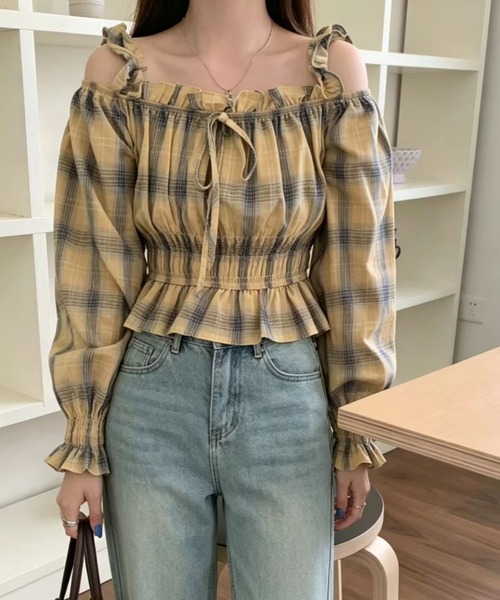 FAVORITO(ファヴォリート)の「フリルオフショルダー長袖シャツトップス(シャツ/ブラウス・レディース・ブラック/レッド/ピンク/イエロー・F)」の7枚目の写真