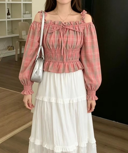 FAVORITO(ファヴォリート)の「フリルオフショルダー長袖シャツトップス(シャツ/ブラウス・レディース・ブラック/レッド/ピンク/イエロー・F)」の15枚目の写真