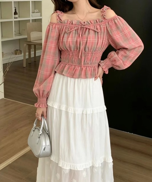 FAVORITO(ファヴォリート)の「フリルオフショルダー長袖シャツトップス(シャツ/ブラウス・レディース・ブラック/レッド/ピンク/イエロー・F)」の17枚目の写真