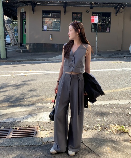 FAVORITO(ファヴォリート)の「ベストワイドパンツセットアップ(セットアップ・レディース・ベージュ/グレー・F)」の17枚目の写真