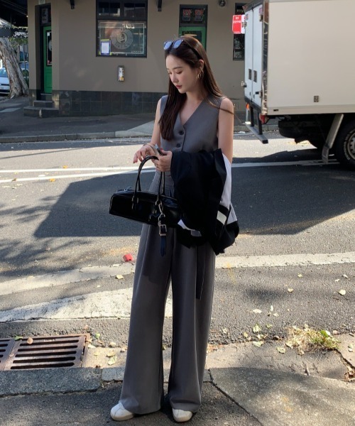 FAVORITO(ファヴォリート)の「ベストワイドパンツセットアップ(セットアップ・レディース・ベージュ/グレー・F)」の18枚目の写真