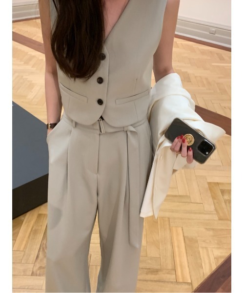 FAVORITO(ファヴォリート)の「ベストワイドパンツセットアップ(セットアップ・レディース・ベージュ/グレー・F)」の19枚目の写真