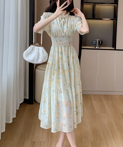 AMAJI(アマジ)の「フラワー柄 シフォン ウエストマーク ワンピース(ワンピース・レディース・マルチ・SMALL/MEDIUM/LARGE/X-LARGE)」の4枚目の写真