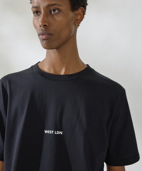 DESIGNWORKS(デザインワークス)の「ロゴプリント クルーネック Tシャツ -WEST LDN-(Tシャツ/カットソー・メンズ・ホワイト/ブラック・50/46/48)」の7枚目の写真