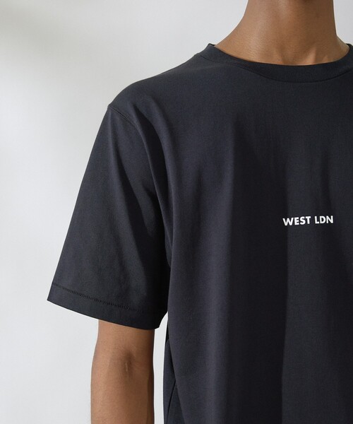 DESIGNWORKS(デザインワークス)の「ロゴプリント クルーネック Tシャツ -WEST LDN-(Tシャツ/カットソー・メンズ・ホワイト/ブラック・50/46/48)」の8枚目の写真