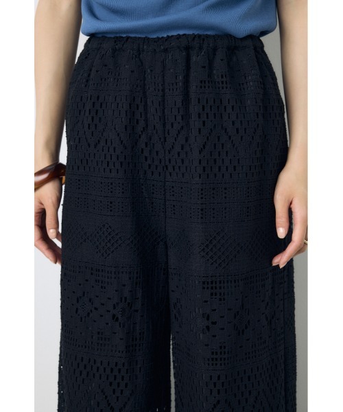 AZUL by moussy(アズールバイマウジー)の「【身長/骨格別着用画像あり】レースワイドパンツ(スラックス・レディース・ブラウン/オフホワイト/ブラック・MEDIUM/SMALL)」の6枚目の写真