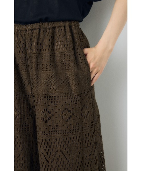 AZUL by moussy(アズールバイマウジー)の「【身長/骨格別着用画像あり】レースワイドパンツ(スラックス・レディース・ブラウン/オフホワイト/ブラック・MEDIUM/SMALL)」の14枚目の写真